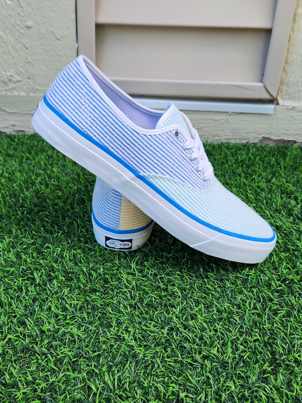 Sperry Low-Top Canvas Sneakers in Light Blue, White and Yellow Accent SIZE 11.5